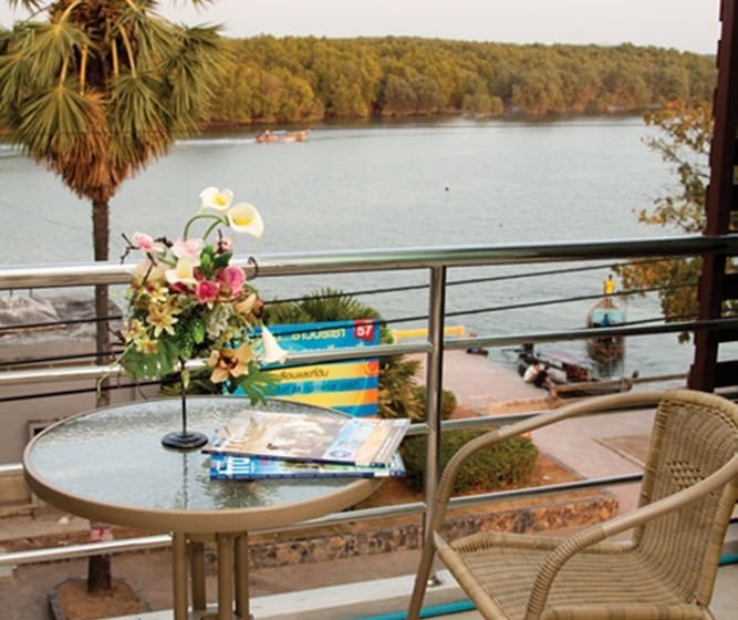 디럭스 룸, Krabi Riverview