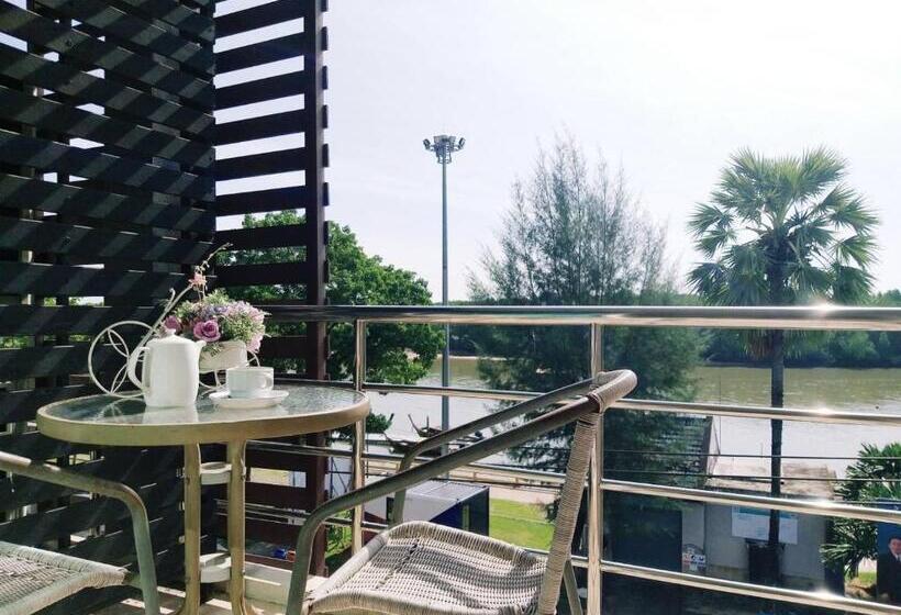 디럭스 룸, Krabi Riverview