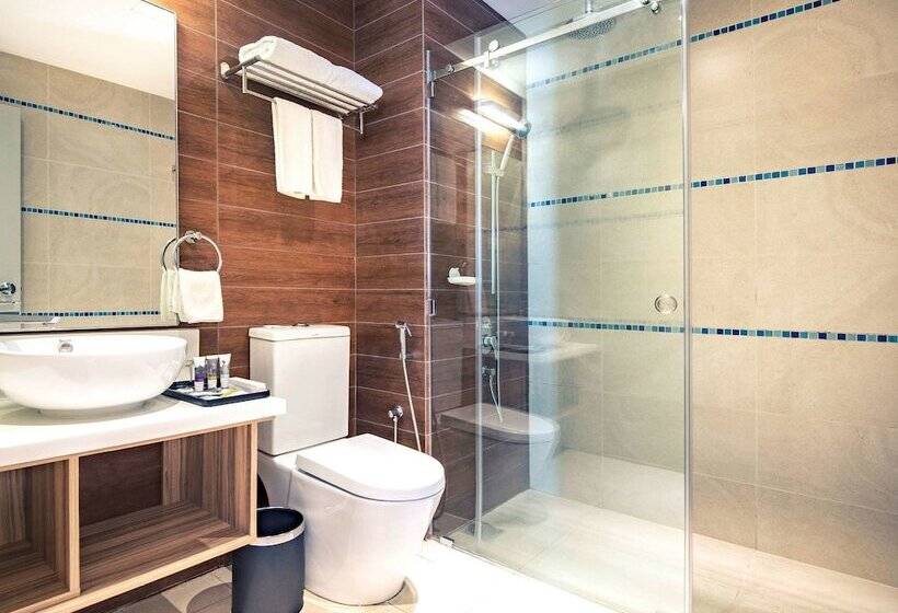 Люкс 3 Спальни, Mercure Kota Kinabalu City Centre