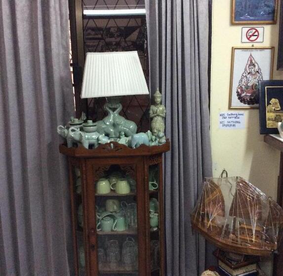 اتاق لوکس, Saithong House