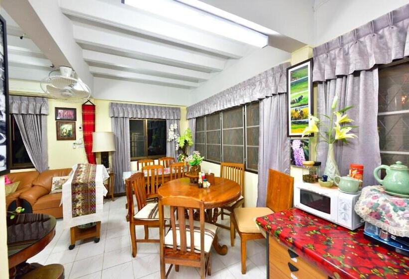 اتاق لوکس, Saithong House