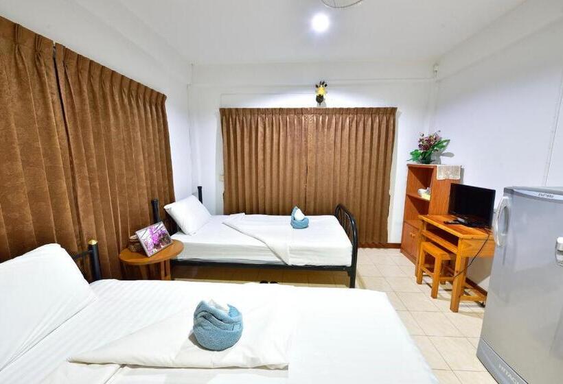 اتاق استاندارد با سرویس بهداشتی مشترک, Saithong House