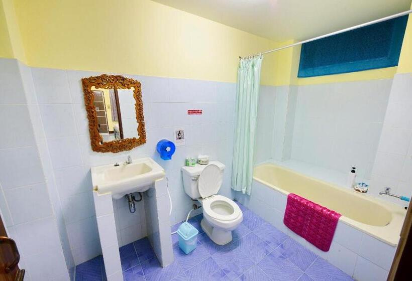 اتاق لوکس چهار تخته, Saithong House