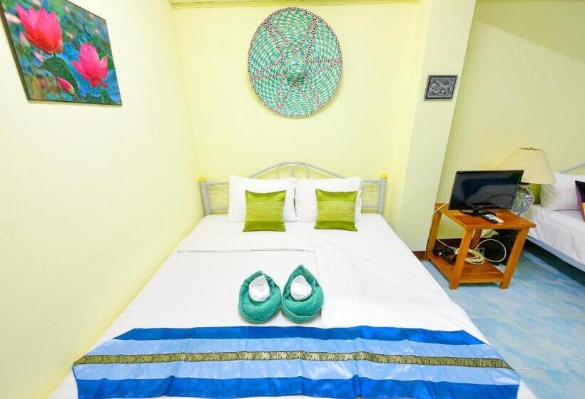 اتاق لوکس چهار تخته, Saithong House