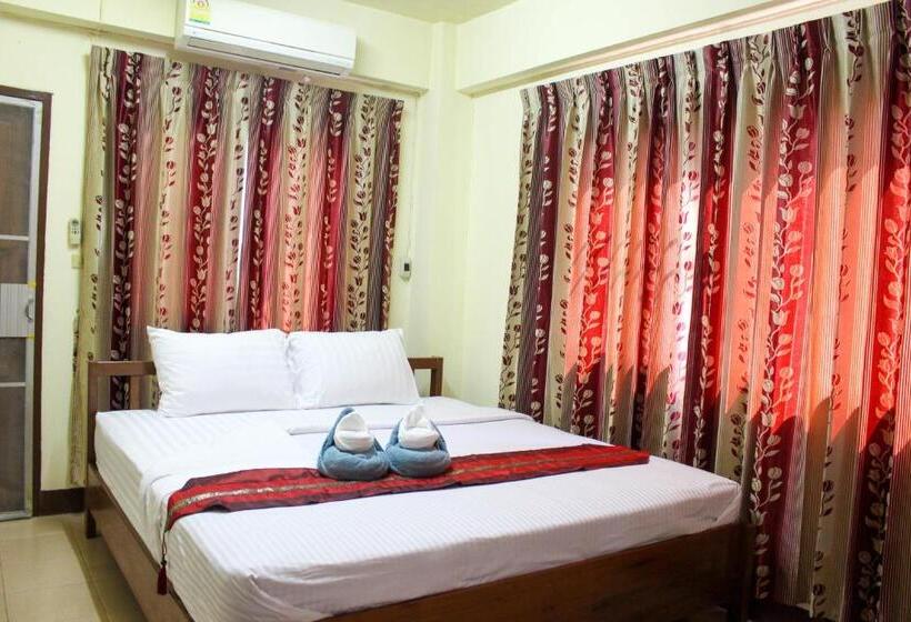 اتاق استاندارد سه تخته با بالکن, Saithong House