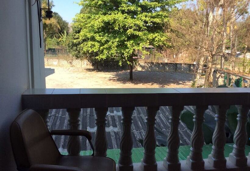 اتاق استاندارد, Saithong House