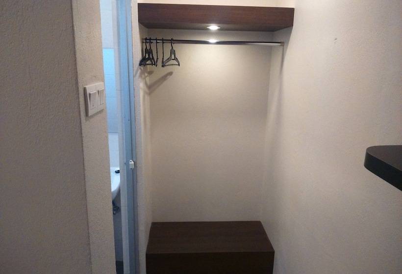 Номер Стандарт, Ziella De Villa