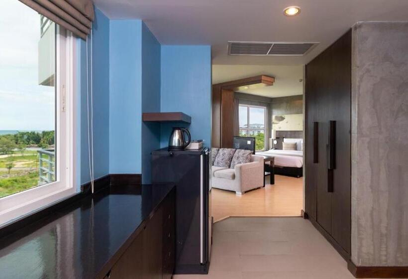 Junior Suite with Terrace, Silathip Huahin Serviced Apartment &