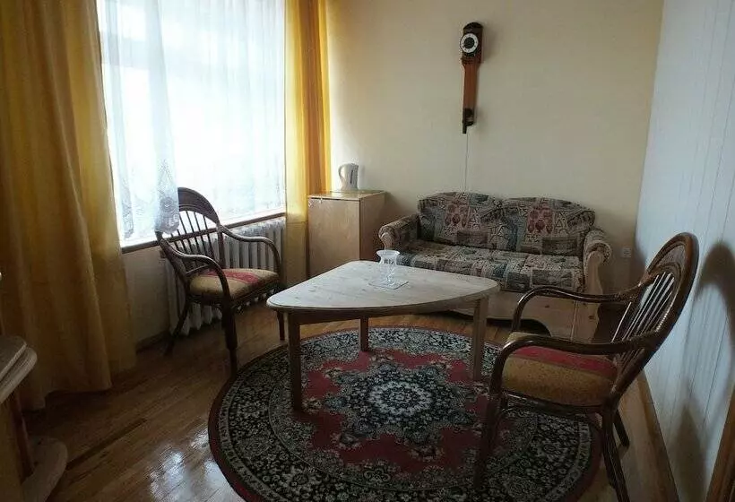 اتاق خانوادگی, Villa žvejų 29
