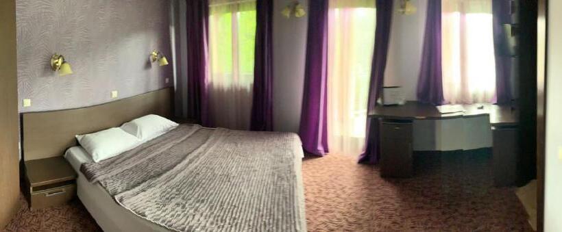 Номер Стандарт Вид на Озеро, Naiya Cazanele Dunarii