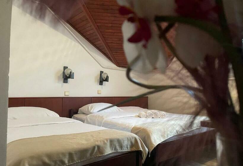 اتاق استاندارد سه نفره, Sobe Na Jošanici