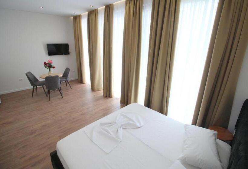 Monolocale Standard con Balcone, Juer