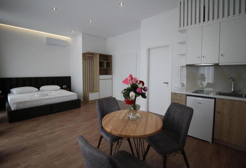 Monolocale Standard con Balcone, Juer