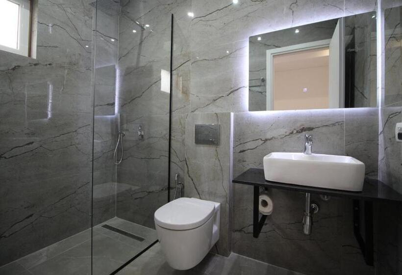 Camera Deluxe con Balcone, Juer