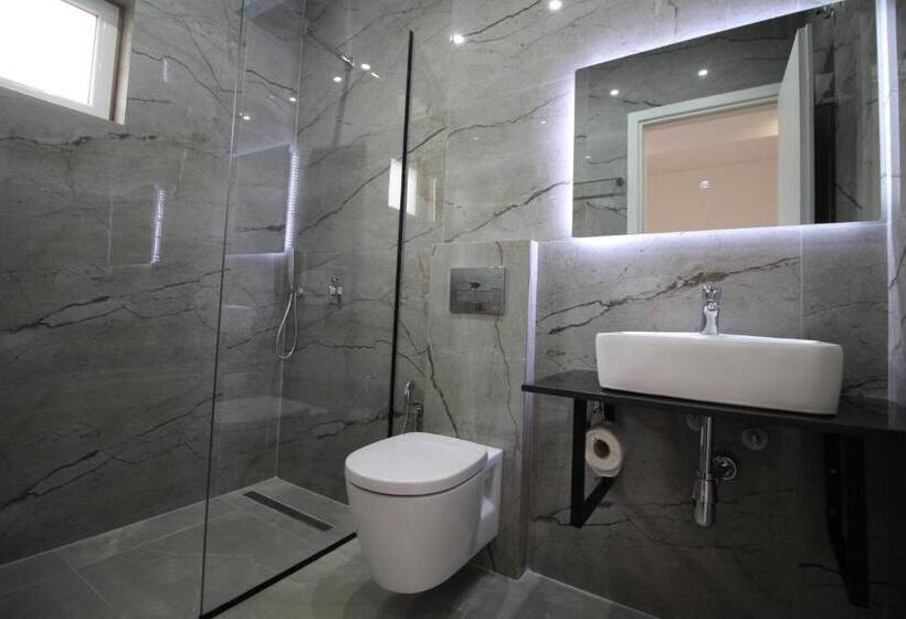 Camera Deluxe con Balcone, Juer