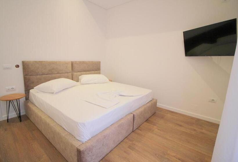 Camera Deluxe con Balcone, Juer