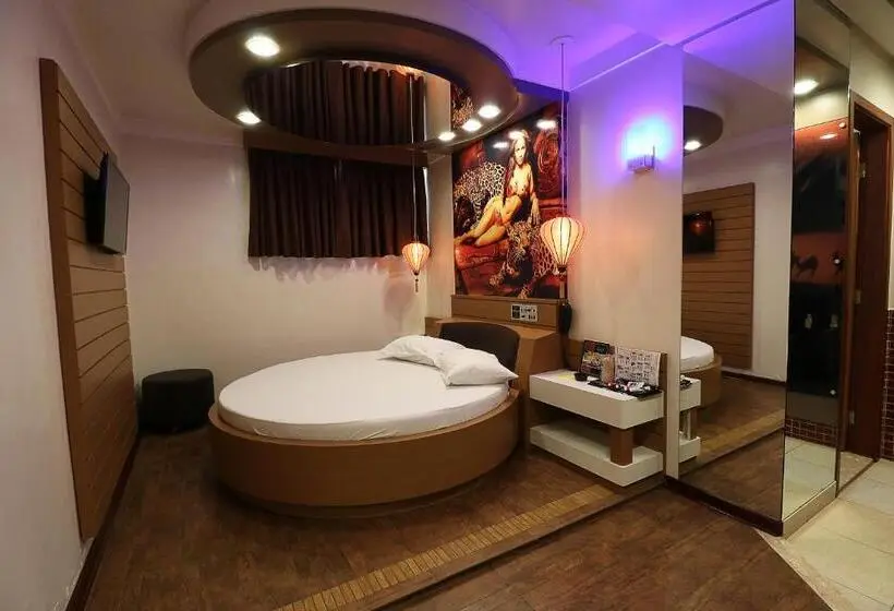 Deluxe-sviitti, Liberty Motel