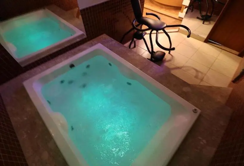 Deluxe-sviitti, Liberty Motel