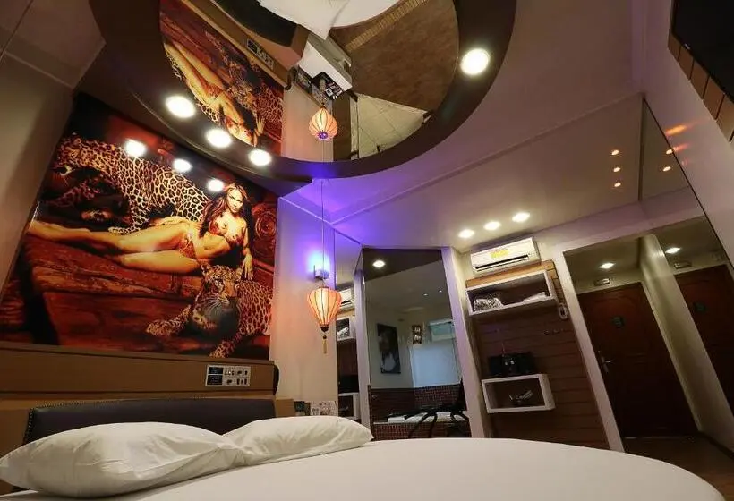Deluxe-sviitti, Liberty Motel