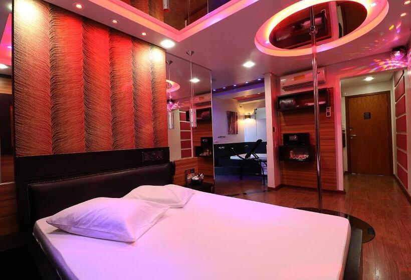 ハイドロマッサージバス付きスイート, Liberty Motel