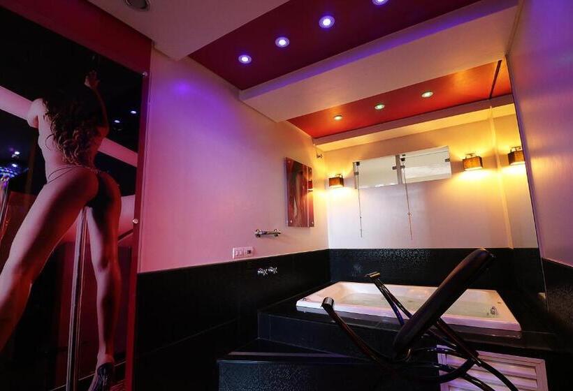 ハイドロマッサージバス付きスイート, Liberty Motel