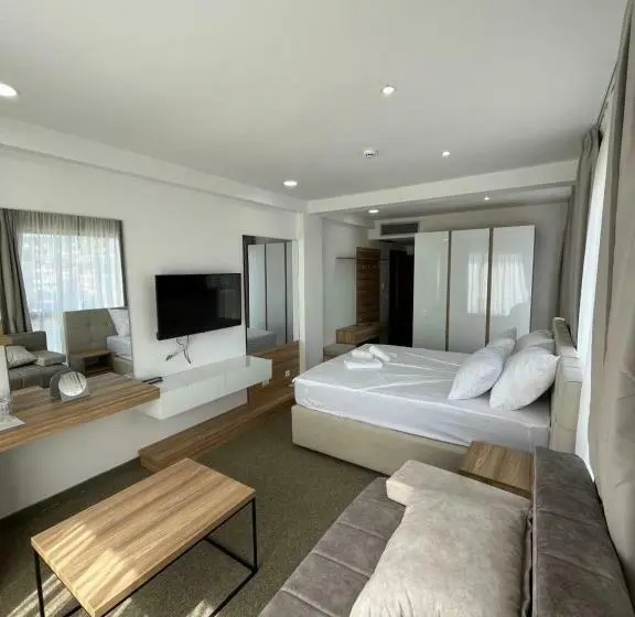 اتاق لوکس چهار تخته, Lux Hotel M