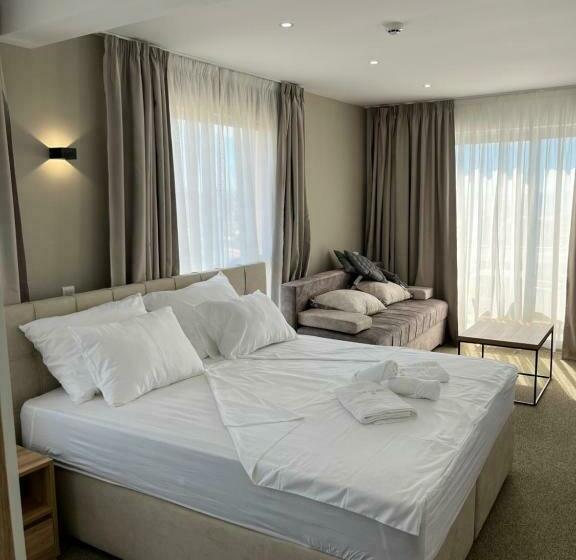 اتاق لوکس چهار تخته, Lux Hotel M