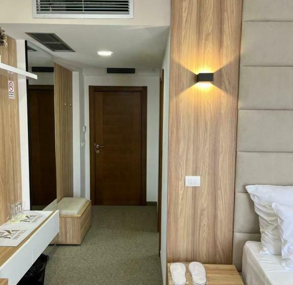 اتاق لوکس سه تخته, Lux Hotel M