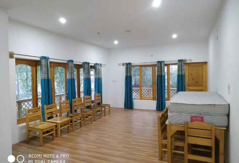 Семейный Номер, Otsal Guest House Nubra