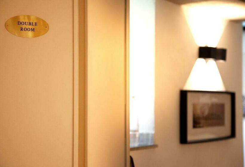 اتاق اکونومی, Palermo Alla Gancia