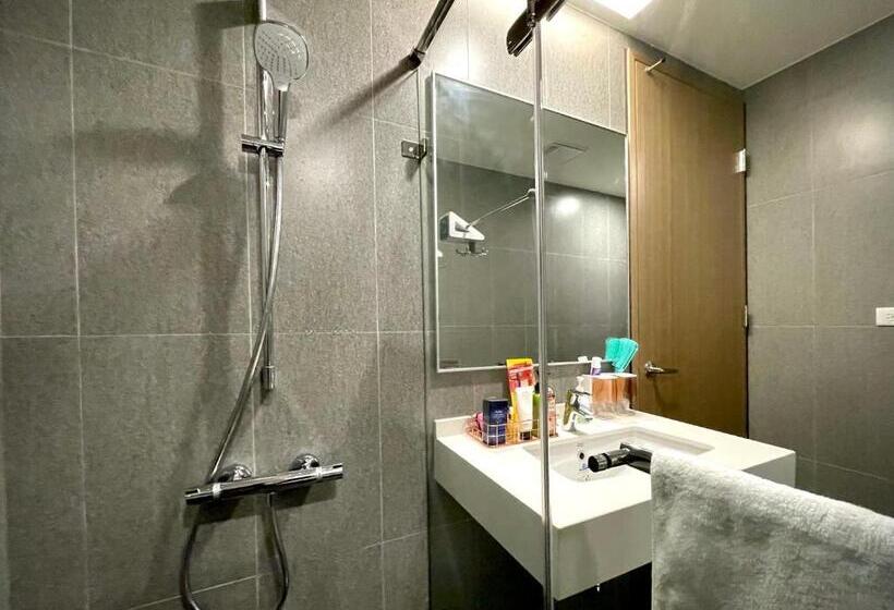 استودیوی استاندارد با چشمانداز دریا, 海濱閣