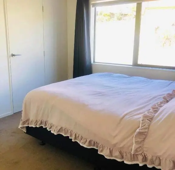 スタンダードルーム, Mangawhai Room And Studio