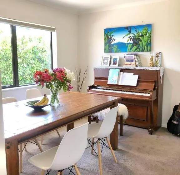 スタンダードルーム, Mangawhai Room And Studio