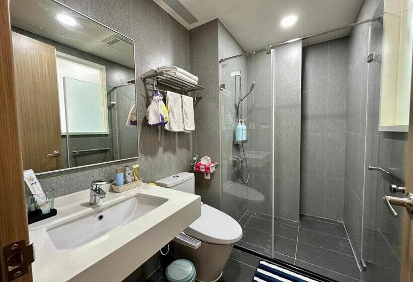 استودیوی استاندارد با چشمانداز دریا, 海濱閣