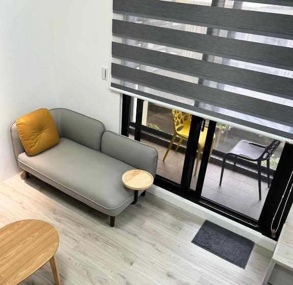 استودیو خانوادگی, 海濱閣