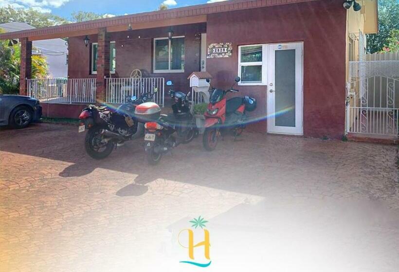 اتاق اکونومی, Easy Hostel