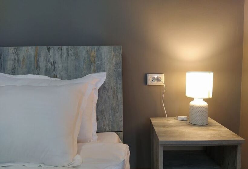 اتاق استاندارد با چشم‌انداز باغ, Shanshe