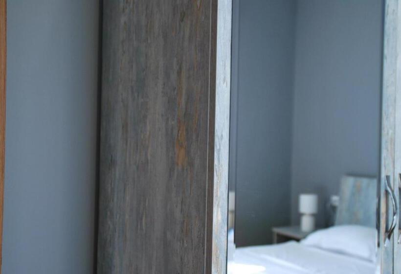 اتاق استاندارد با چشم‌انداز باغ, Shanshe