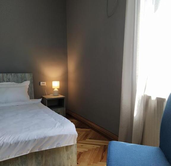 اتاق استاندارد با چشم‌انداز باغ, Shanshe