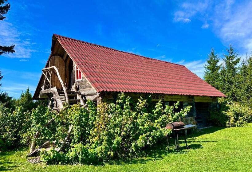 اتاق خانوادگی, Suurekivi Külalistemaja