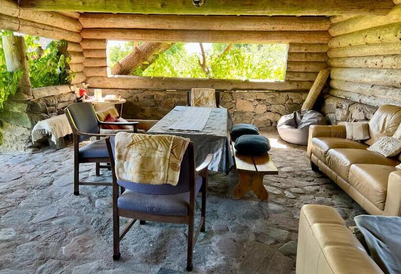 اتاق خانوادگی, Suurekivi Külalistemaja