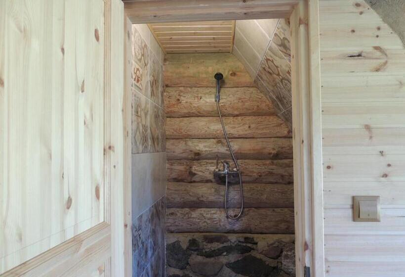 اتاق خانوادگی, Suurekivi Külalistemaja