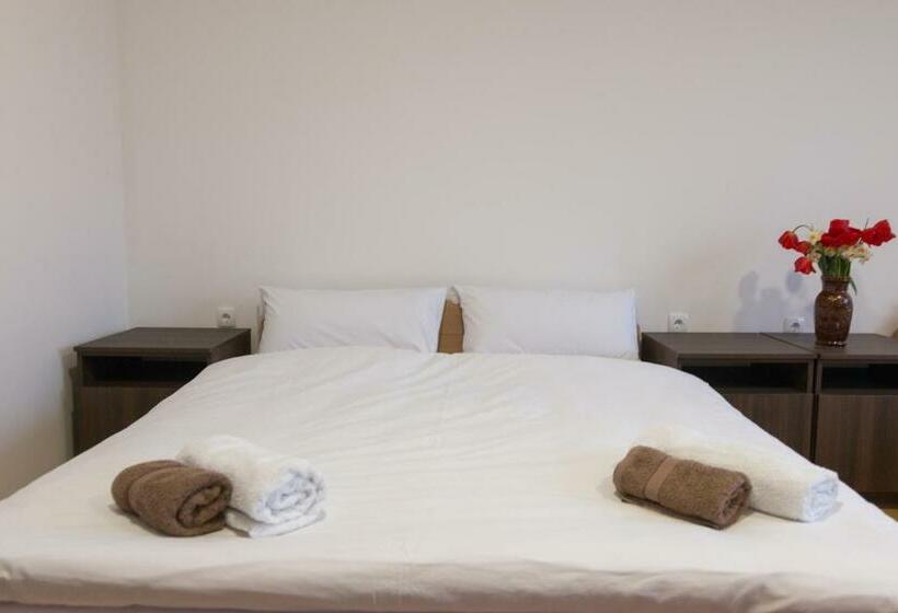 اتاق استاندارد, Viktorijini Konaci