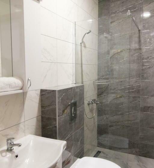 اتاق استاندارد, Viktorijini Konaci