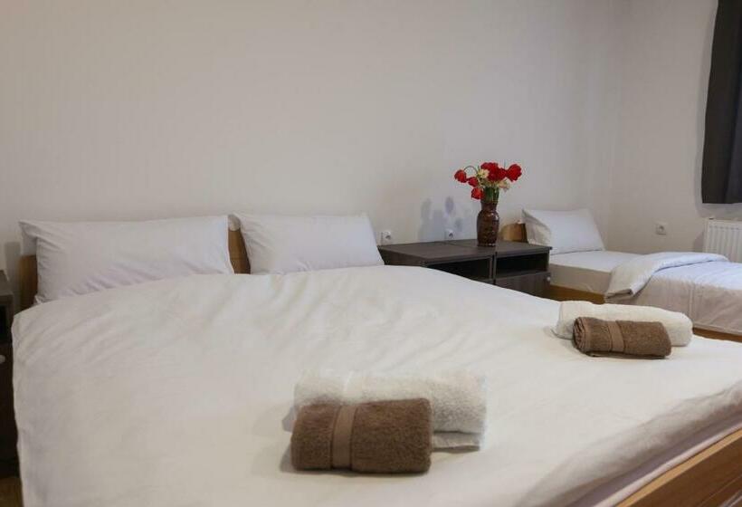 اتاق کلاسیک سه تخته, Viktorijini Konaci