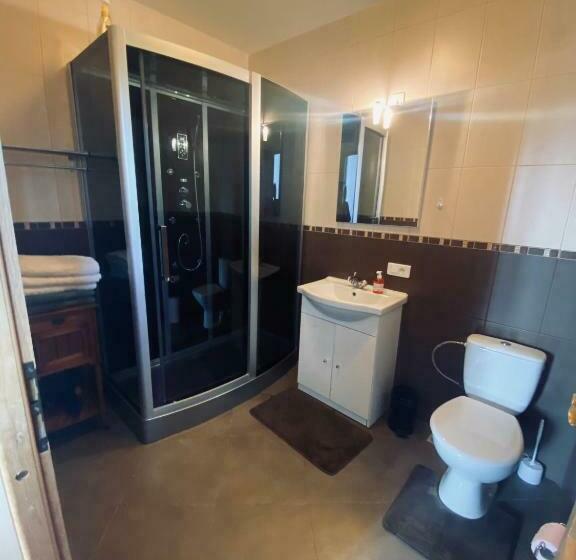 디럭스 4인 룸, Château De Crènille