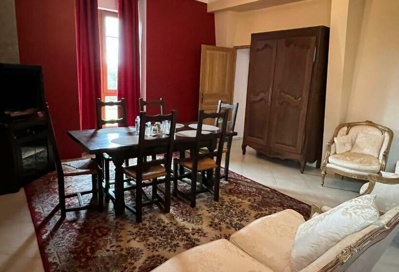 디럭스 4인 룸, Château De Crènille