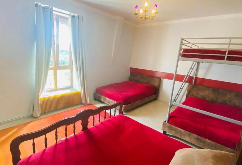 디럭스 4인 룸, Château De Crènille