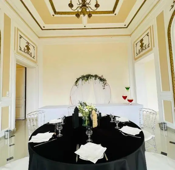 エコノミールーム, Château De Crènille