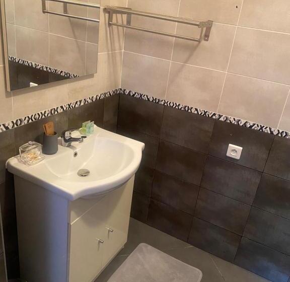 정원 전망 4인용 스탠다드 룸, Château De Crènille